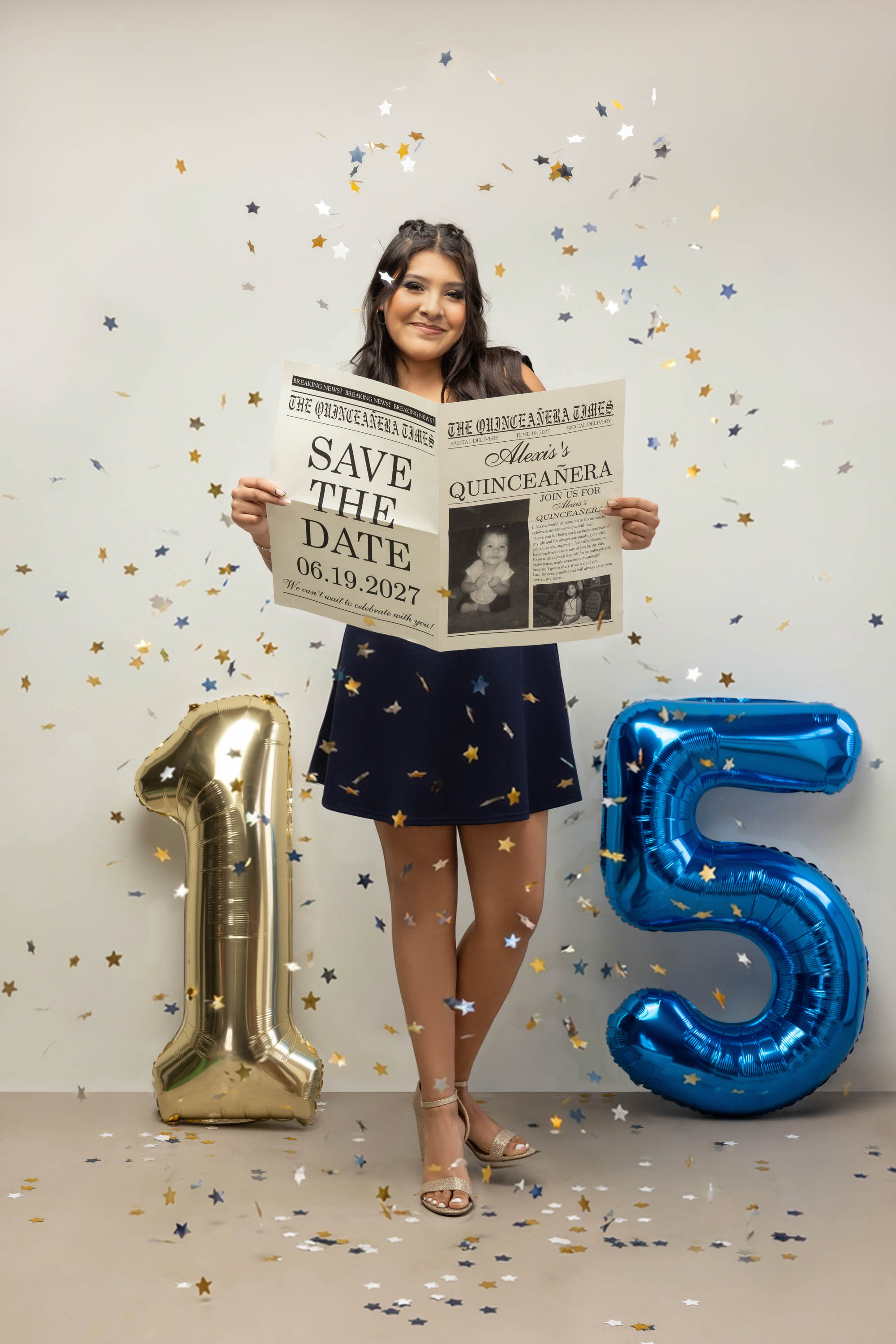Teenager holding a quinceañera announcement with balloons